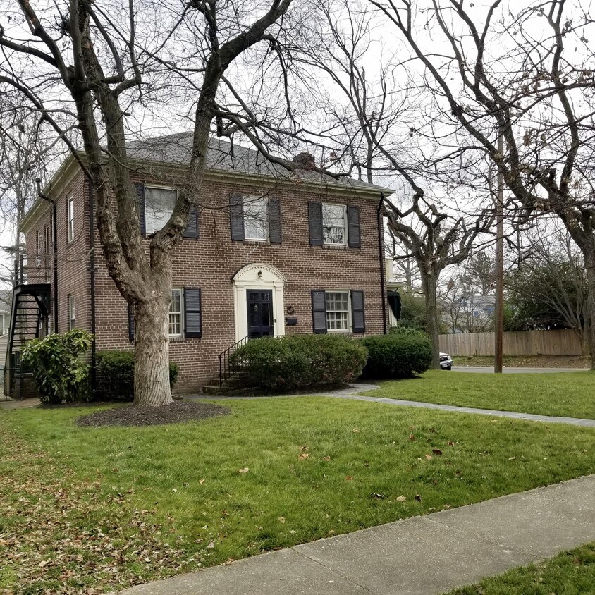 Foto principal - 4801 E Seminary Ave