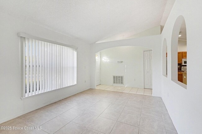 Building Photo - 2441 Wolf Creek Dr