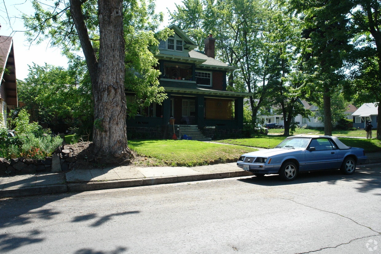 Building Photo - 927 S Adams St
