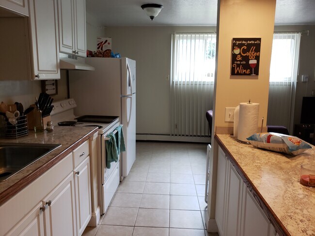 Foto del edificio - 570 Harvey St