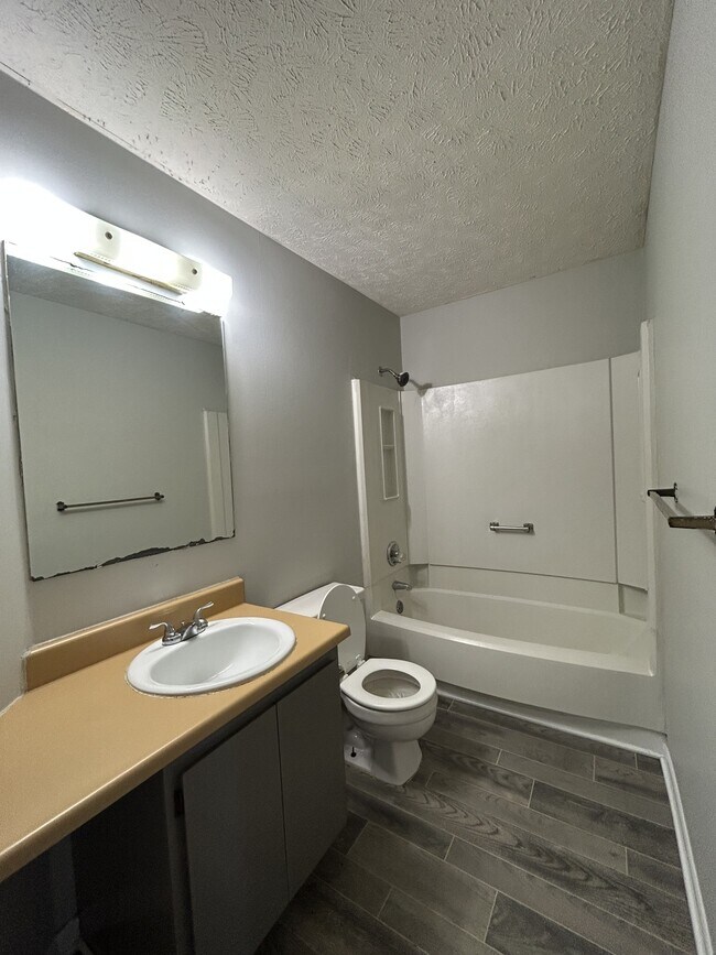 Foto del edificio - 945 Applewood Ln