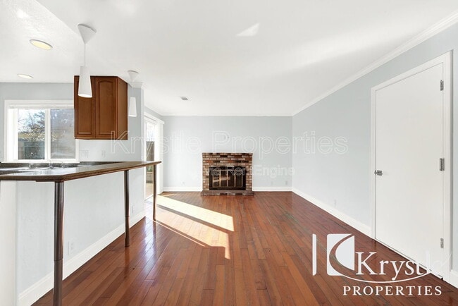 Foto del edificio - 121 Radcliffe Dr