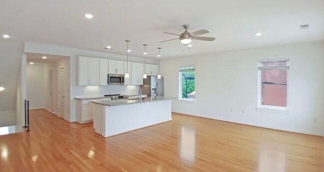 Photo - 1219 Bainbridge St Apartment