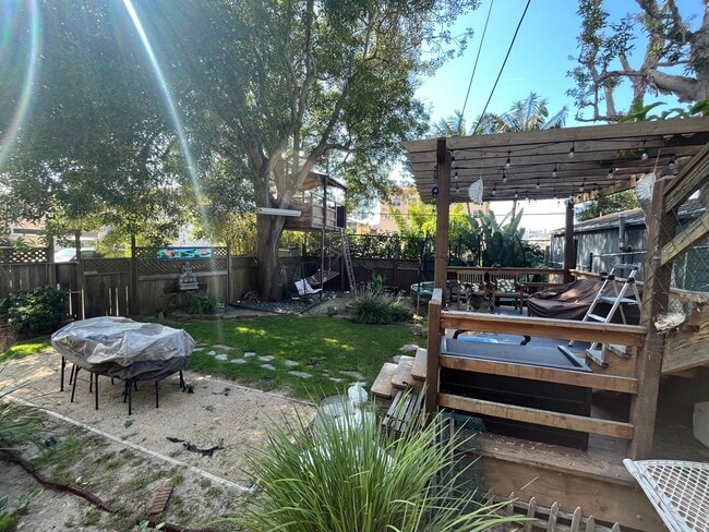 Large Open Yard - 3018 3rd St