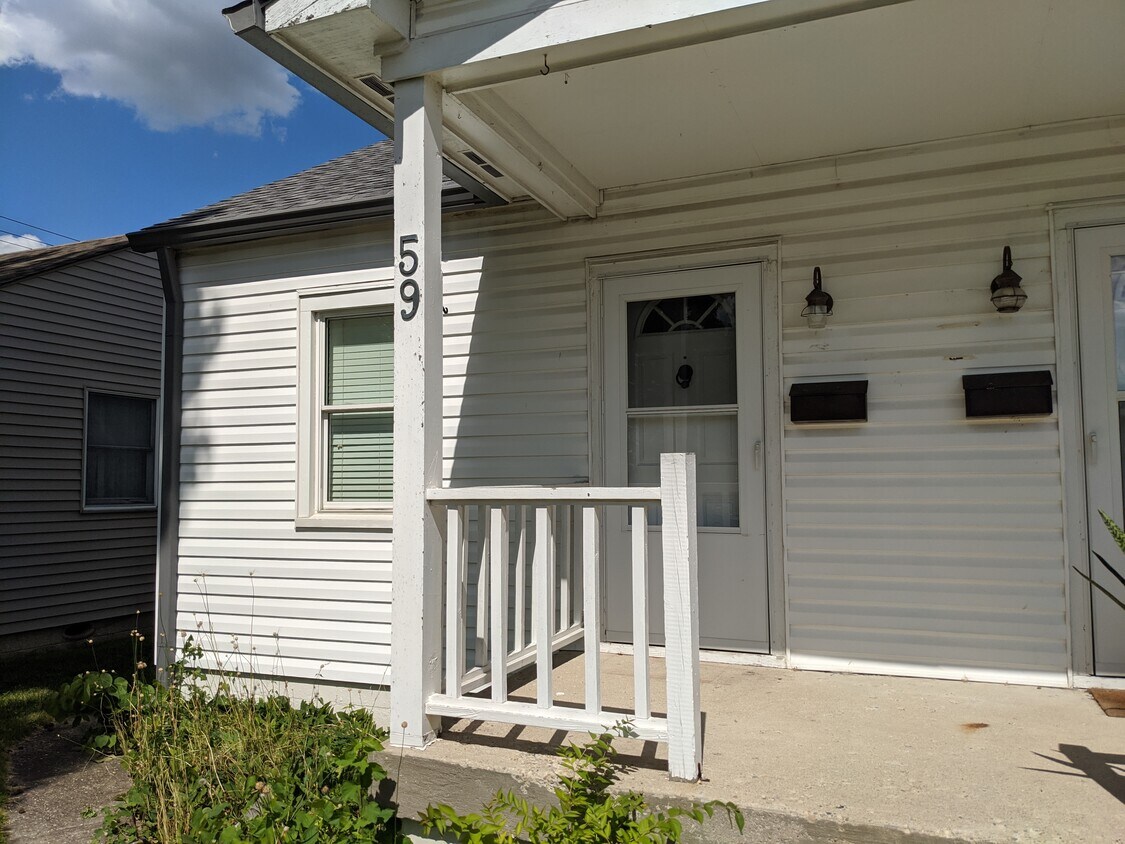 61 S 6th Ave, Beech Grove, IN 46107 Townhome Rentals in Beech Grove