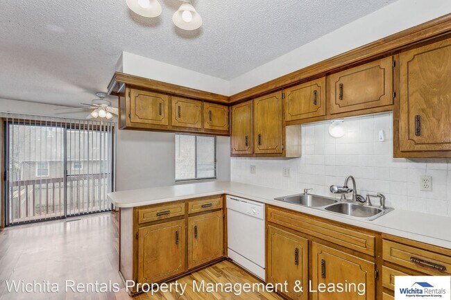 Building Photo - 3 br, 2 bath House - 1732 S Beech St