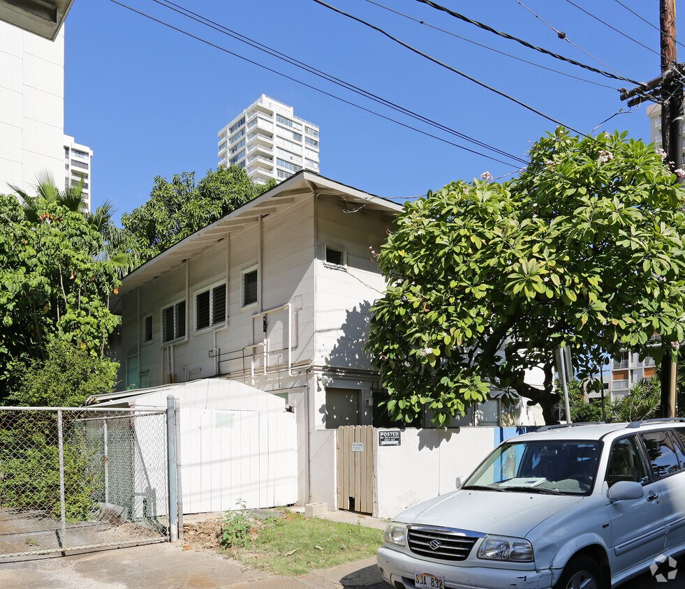 Building Photo - 2457 Cleghorn St