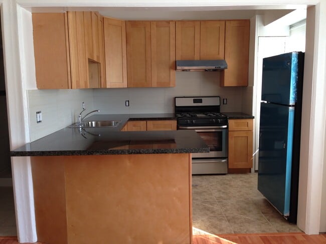 Building Photo - 656 8th St