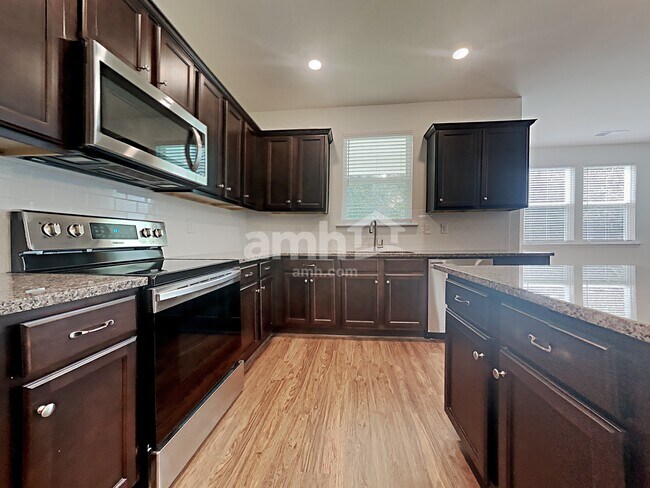 Foto del edificio - 103 Fairway Crossing Way
