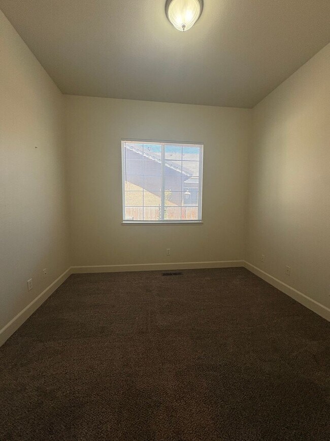 Foto del edificio - Move in ready North Carson