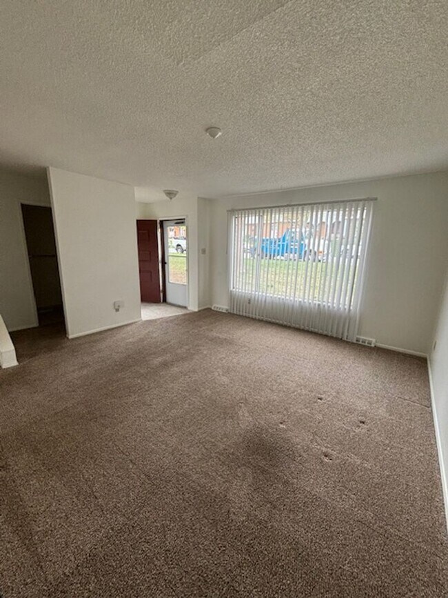 Foto del edificio - Updated 2 bd/3ba Townhome in Lakewood