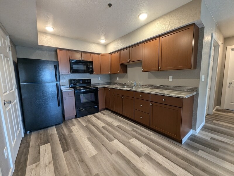 1319 B Ave W, Oskaloosa, IA 52577 Condo for Rent in Oskaloosa, IA