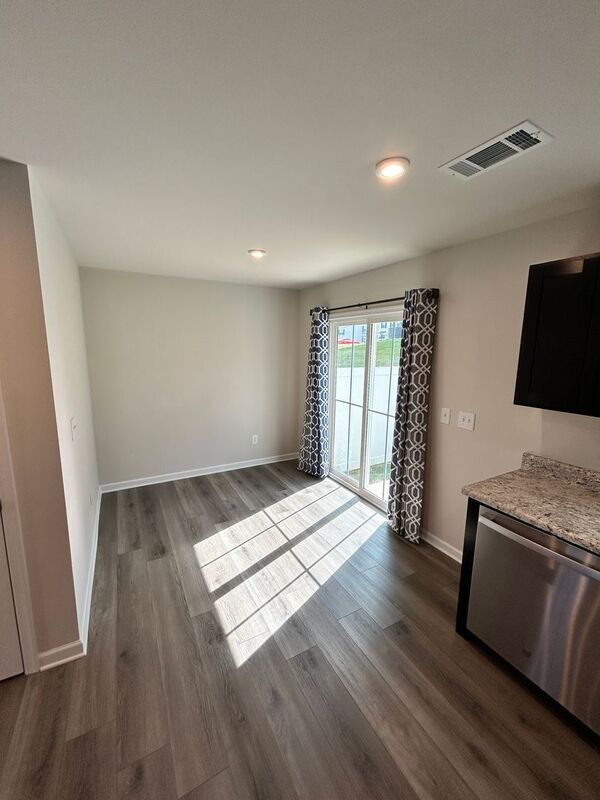 Foto del edificio - 2757 Thornton Grove Blvd