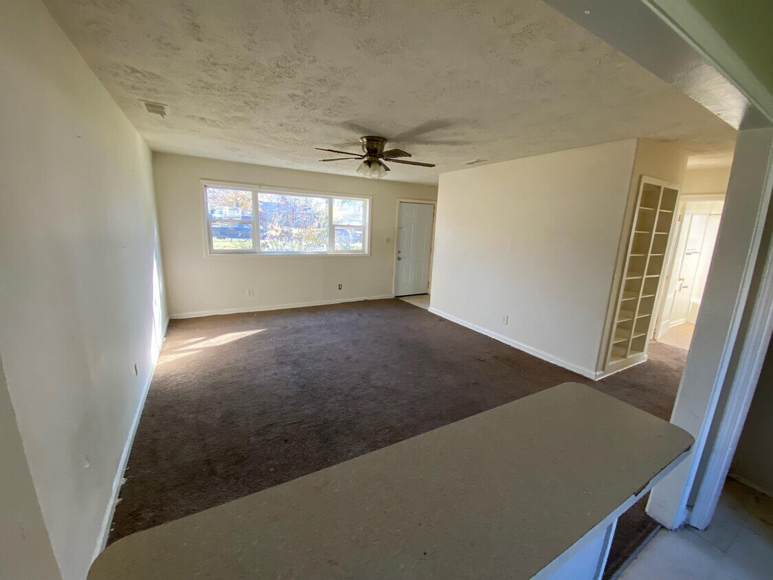 Foto principal - 2214 N Kitley Ave