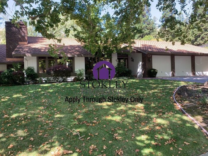 Primary Photo - Stokley Properties Presents 2215 Deer Oak ...