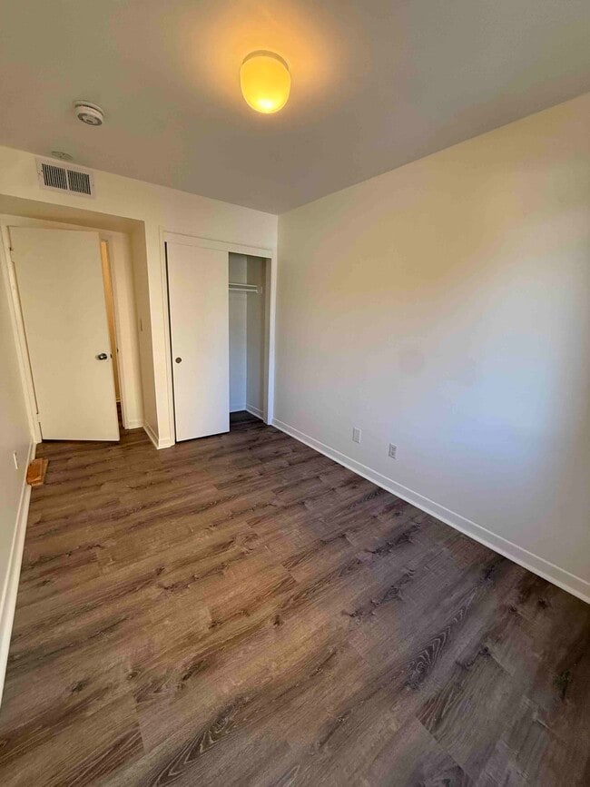 2.ª habitación #F - 532 Pier Ave