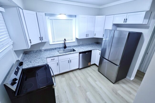 Building Photo - 316 Grand Ave