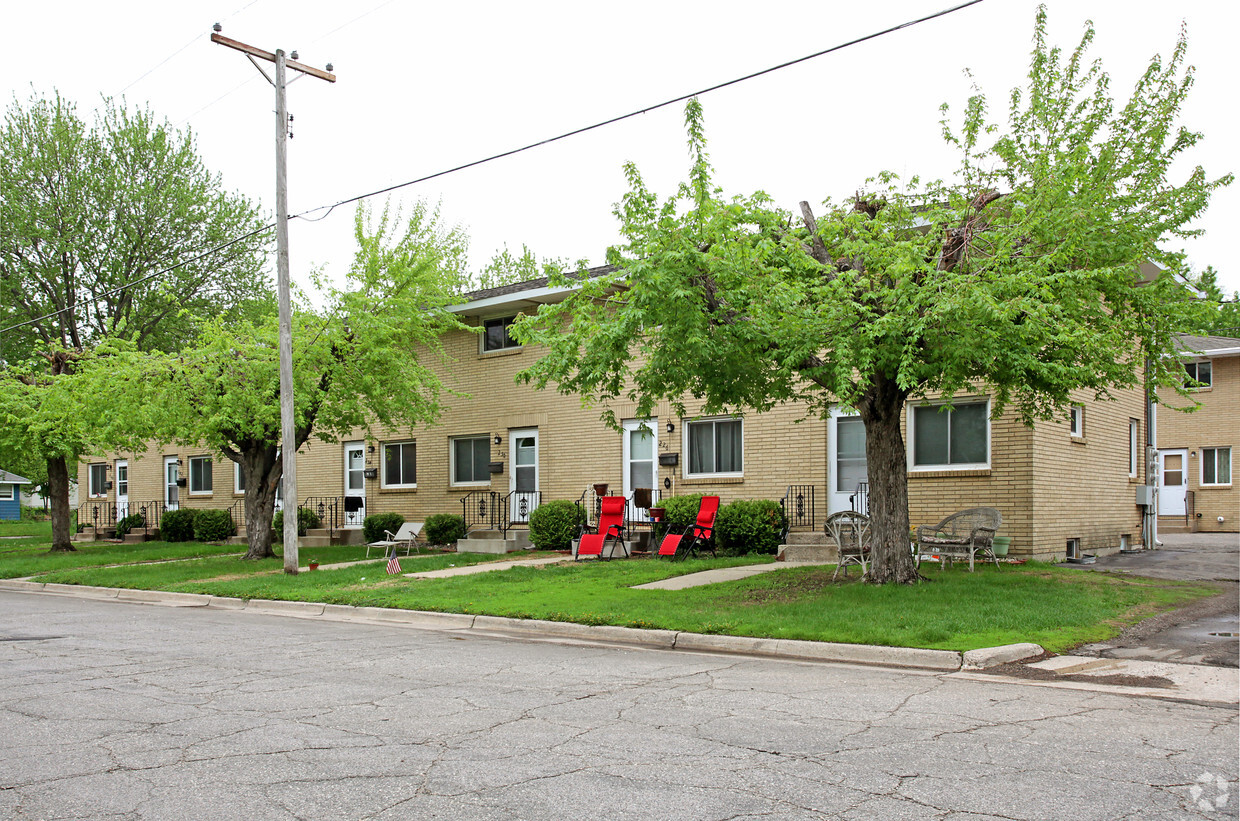 Primary Photo - 222-246 Minnesota St S