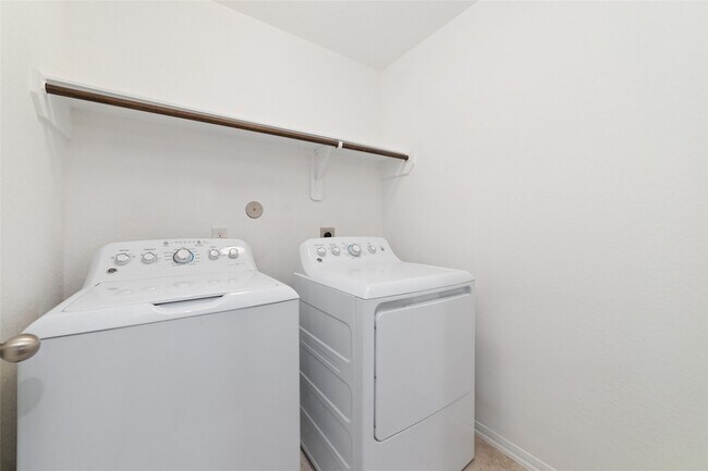 Foto del edificio - 18406 Spruce Tree Line Trl