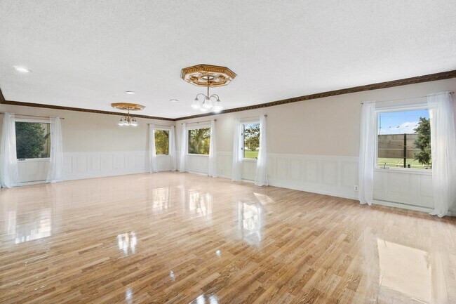 Building Photo - 26-30 Park Rd