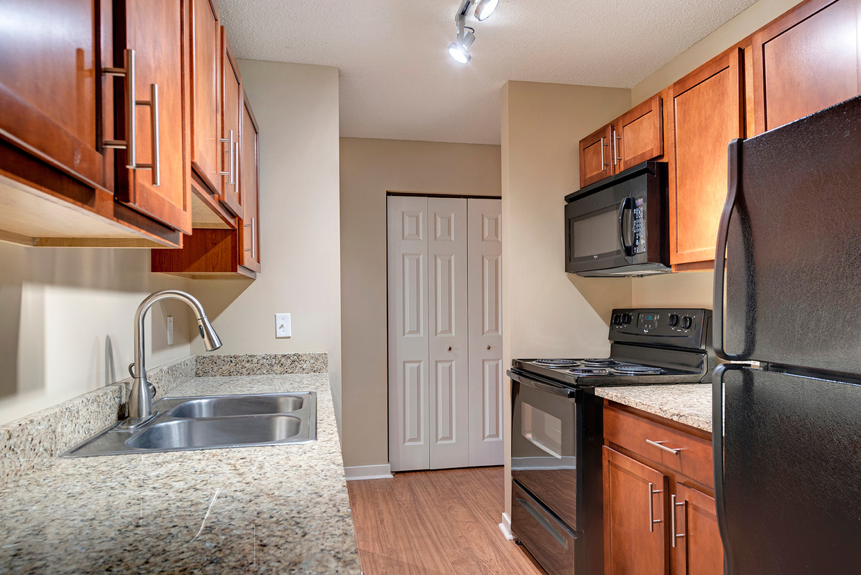 PARK GLEN APARTMENTS - Saint Louis Park, MN | Apartments.com