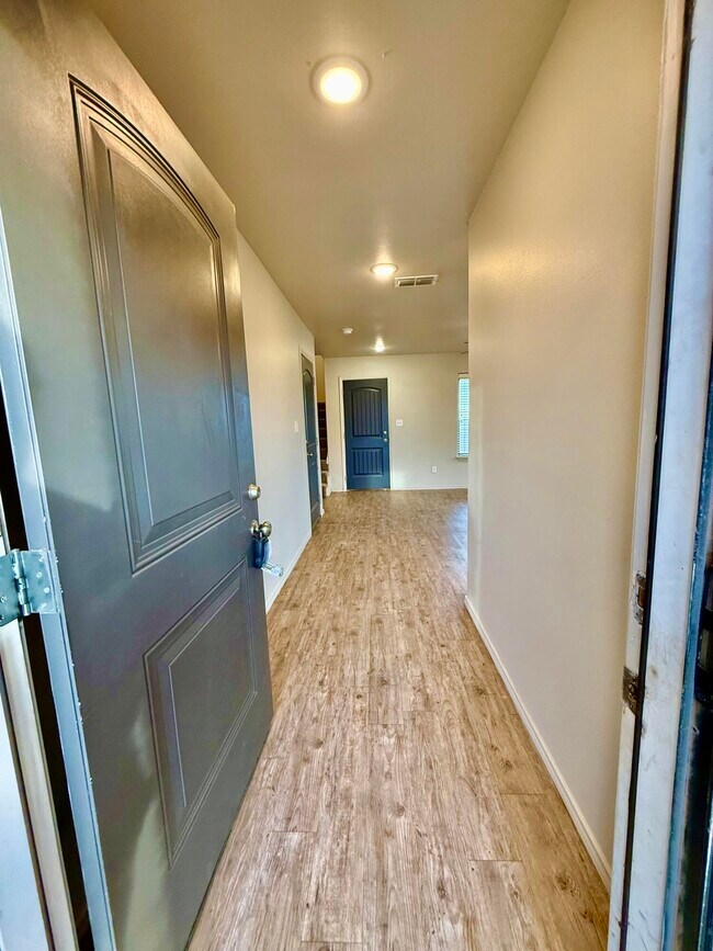 Foto del edificio - 909 Manchester Ct