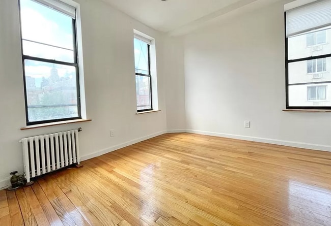 Building Photo - 67 Barbey St