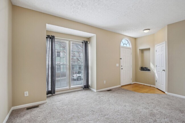 Building Photo - 7841 Heaton Way