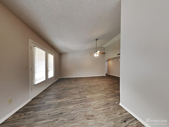 Building Photo - 8427 W Orchid Ln