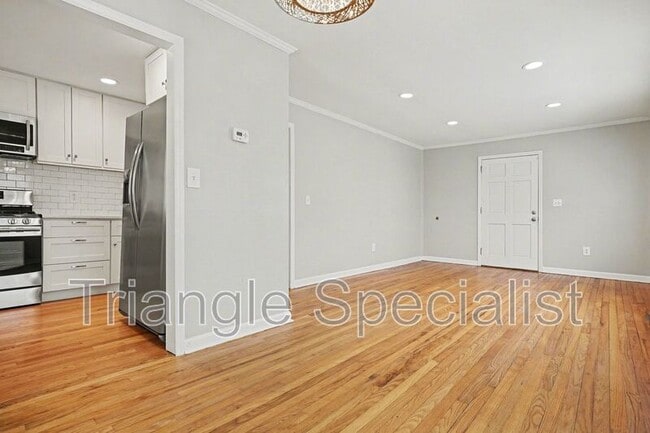 Building Photo - 2748 Layden St