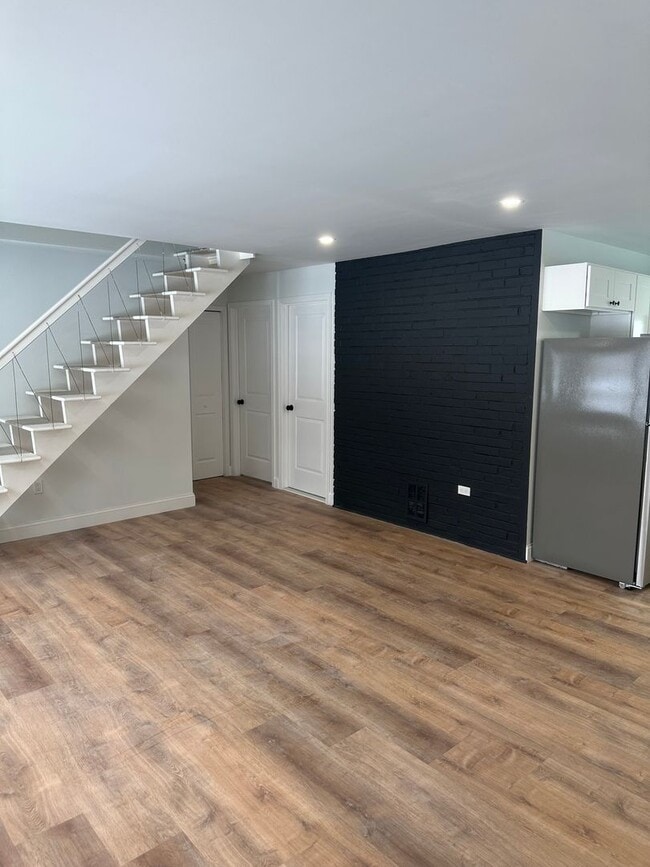 Building Photo - Renovated Pennsbury School District 4 bedroom 2 bath in North Park in Levittow PA Falls Twp.  Lar...