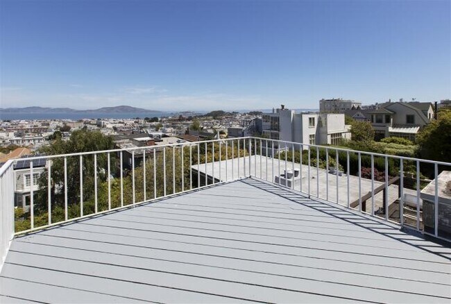 Building Photo - 2 bedroom in San Francisco CA 94123