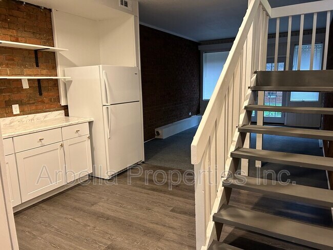 Foto del edificio - 604 W Pine St