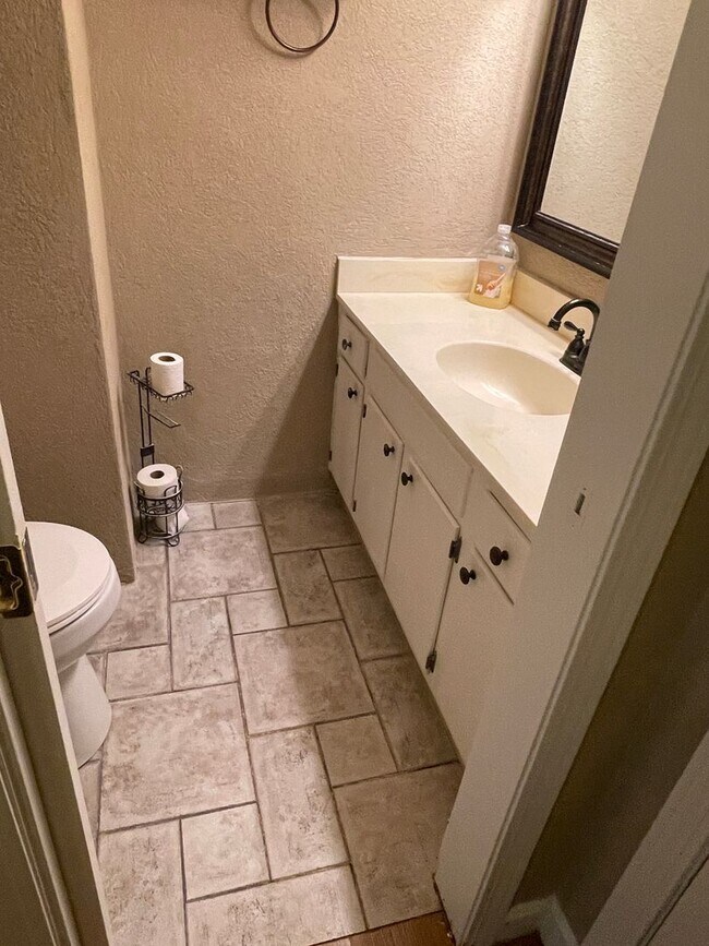 Foto del edificio - MOVE IN SPECIAL $250 OFF FIRST MONTH'S REN...
