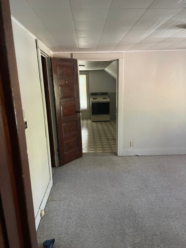 Foto del edificio - 402 Luster Ave