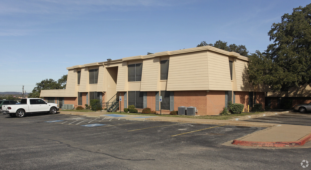 Primary Photo - Heights on Congress Apartments