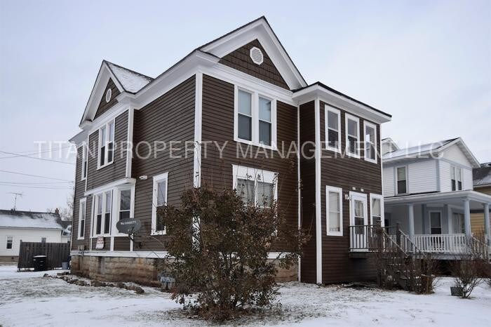 Primary Photo - 414 Merritt Ave