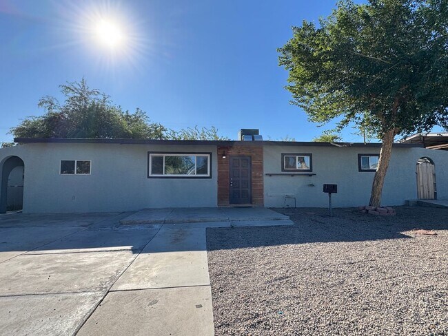 Building Photo - Spacious and Affordable Needles Ca home