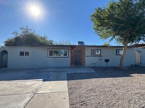 Building Photo - 1910 Rio Vista