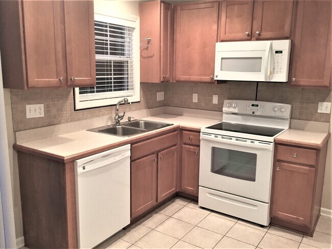 Building Photo - 40 Wheatfield Circle