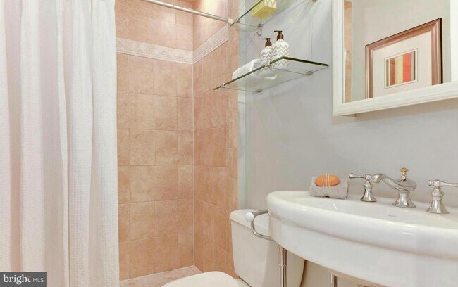 Foto del edificio - 1502 17th St NW