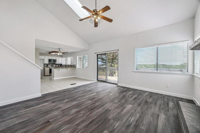 Building Photo - 3205 MacArthur Ave