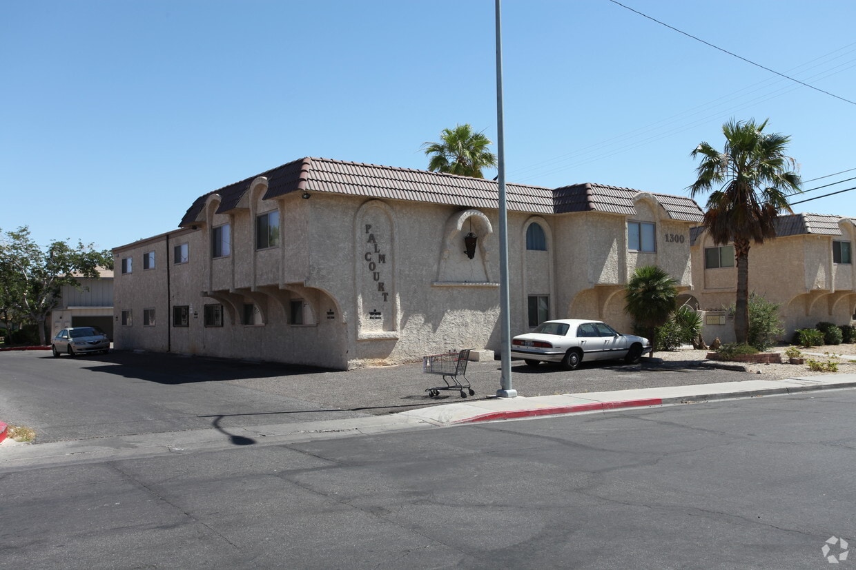 Building Photo - Palm Court Apartments