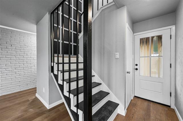 Building Photo - 10430 Las Brisas Dr