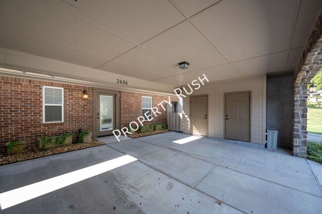 Foto del edificio - 3606 Brass Lantern Way