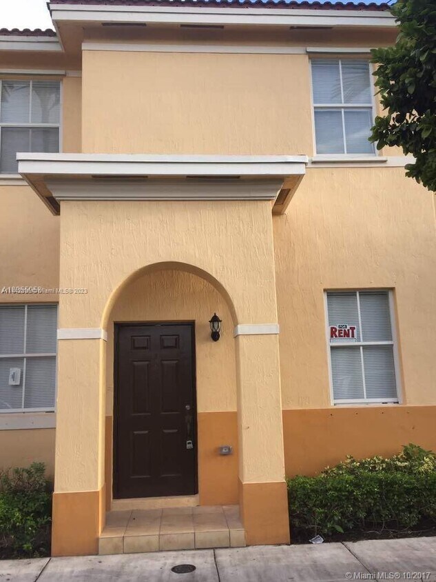 6920 NW 177th St, Hialeah, FL 33015 Townhome Rentals in Hialeah FL