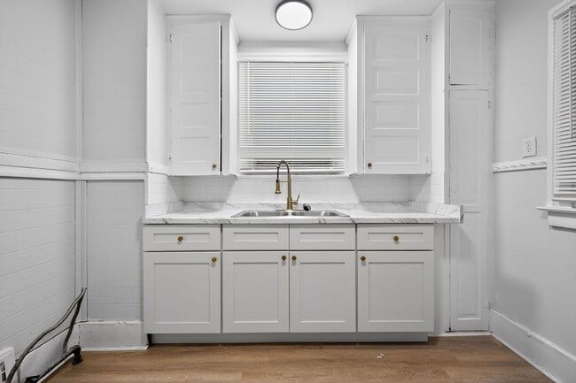 Building Photo - 16189 San Juan Dr