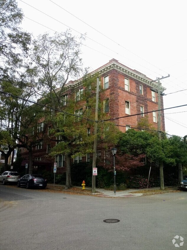 Primary Photo - 702 Redgate Avenue