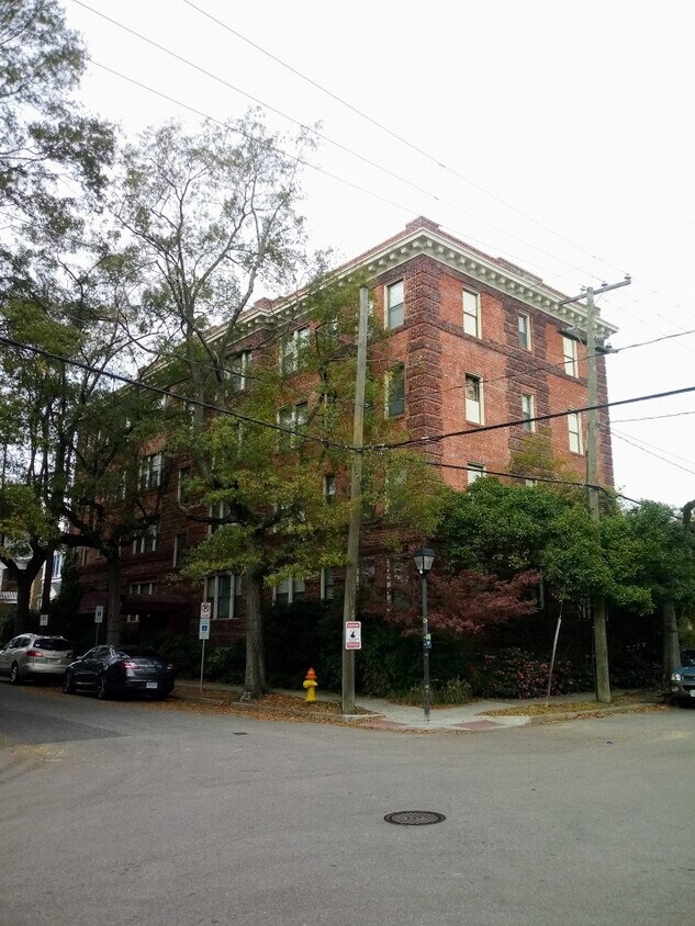 Primary Photo - 702 Redgate Avenue