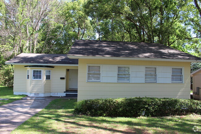 Building Photo - 1654 Mayhew St